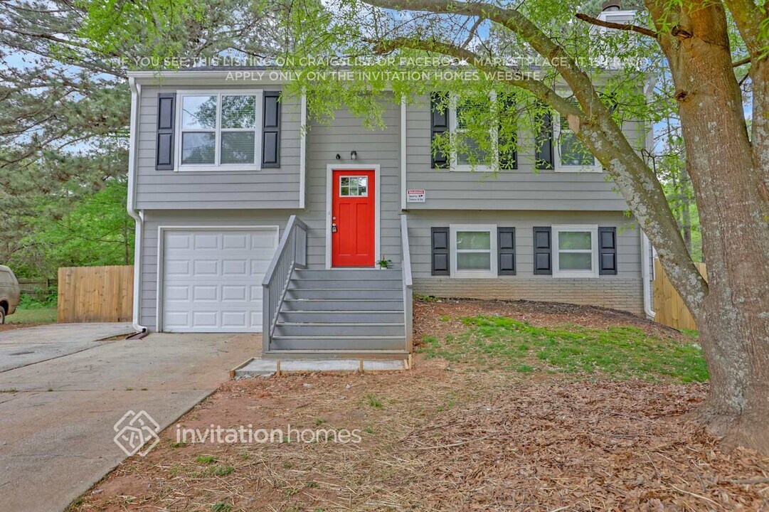 4546 Wellspring Way in Stone Mountain, GA - Building Photo