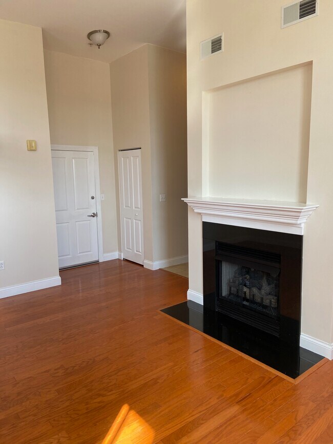 1515 Lafayette Ave, Unit #417 in St. Louis, MO - Foto de edificio - Building Photo