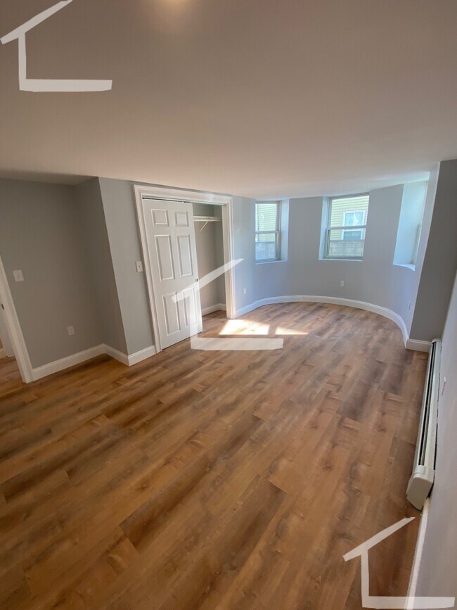 91 Glen St, Unit 1 in Somerville, MA - Foto de edificio - Building Photo