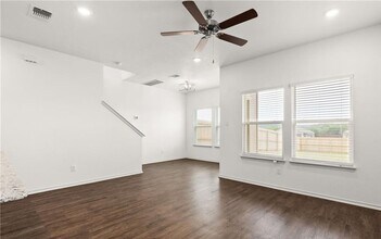 211 Grn Valley Dr in Copperas Cove, TX - Building Photo - Building Photo