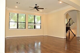 615 W 27th St in Houston, TX - Foto de edificio - Building Photo