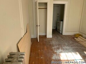 9 James St in Brookline, MA - Building Photo - Building Photo