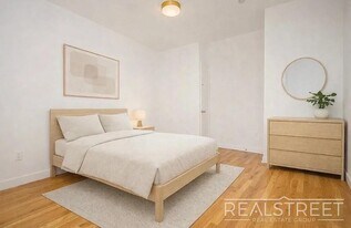 Noll Street in Brooklyn, NY - Building Photo