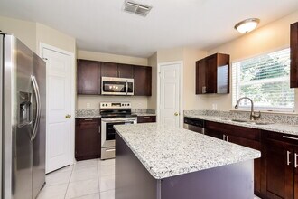 1336 Dragon Head Dr in Valrico, FL - Building Photo - Building Photo