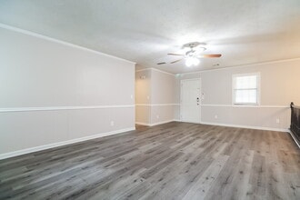 4802 Hemlock Dr SE in Conyers, GA - Foto de edificio - Building Photo