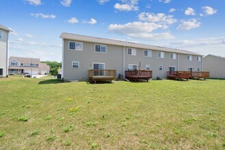 4925 Algonquin Dr in Cedar Falls, IA - Building Photo - Building Photo