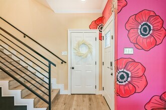 1010 Melneeka Ln in Houston, TX - Building Photo - Building Photo