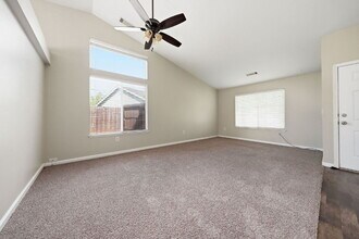 1944 Alexis Ct in Redding, CA - Building Photo - Building Photo