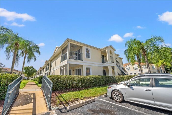 8804 Grand Palms Cir in Kissimmee, FL - Foto de edificio