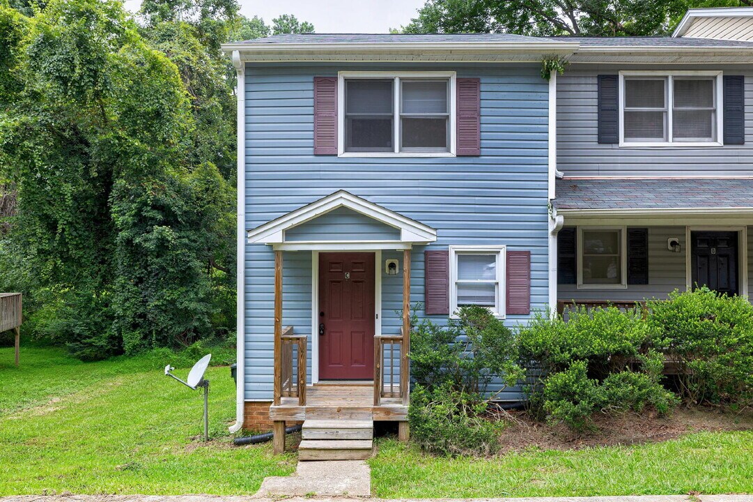 5544 Kaplan Dr in Raleigh, NC - Building Photo