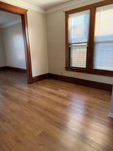 3314 N Sacramento Ave, Unit 2 in Chicago, IL - Building Photo - Building Photo