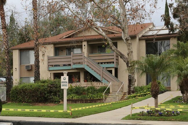 Lincoln Heights in Escondido, CA - Foto de edificio - Building Photo