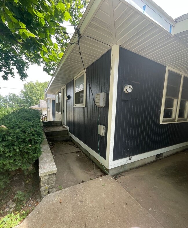 2112 N Marion Ave in Springfield, MO - Building Photo - Building Photo