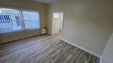 4530 Normandie Ave in Los Angeles, CA - Foto de edificio - Building Photo