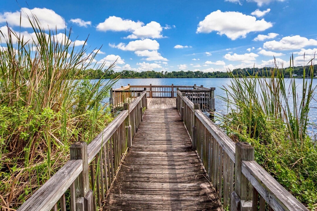 Lake Weston Point Apartments in Orlando, FL - Foto de edificio