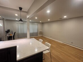 239 Lake Ave in Deer Park, NY - Building Photo - Building Photo