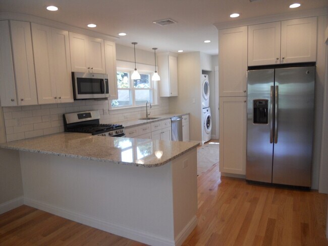 162 Weston St in Waltham, MA - Building Photo - Building Photo