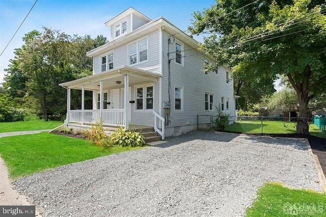 property at 28 Victoria Ave