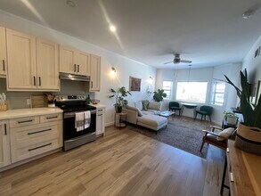 2650 Broadway, Unit 107 in San Diego, CA - Foto de edificio - Building Photo