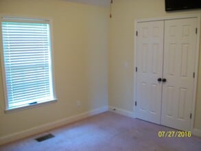 2206 Anderson Rd in Oxford, MS - Foto de edificio - Building Photo