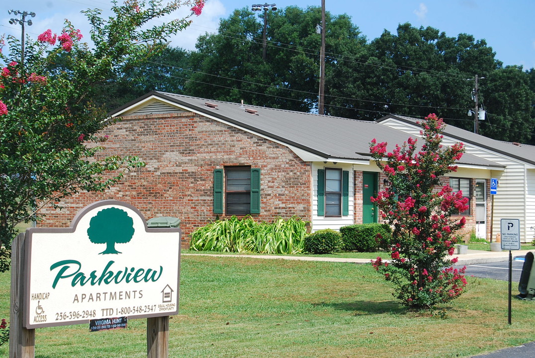 Parkview Apartments in Lineville, AL - Building Photo