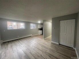 1622 Alton St in Aurora, CO - Building Photo