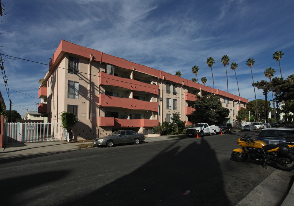 Serrano Towers Apartment in Los Angeles, CA - Building Photo