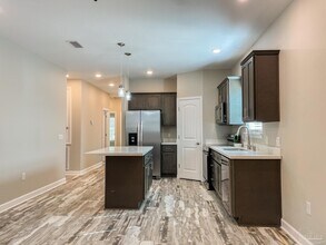 5170 Burlington Ave in Pensacola, FL - Building Photo - Building Photo