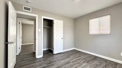 911 Zion St in Aurora, CO - Building Photo - Building Photo