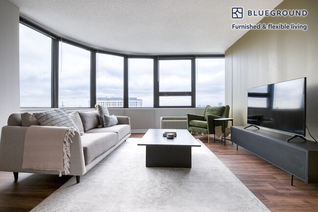 1212 S Michigan Ave