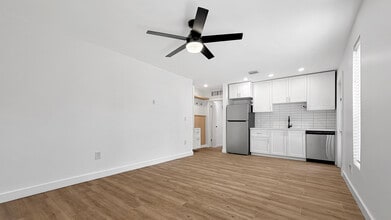 7995 SW 140th Terrace in Palmetto Bay, FL - Building Photo - Building Photo