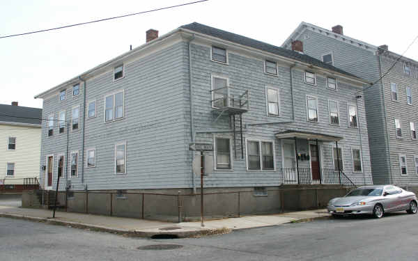 454 3rd St in Fall River, MA - Building Photo - Building Photo