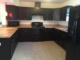 4 Liam St in Somerset, NJ - Building Photo
