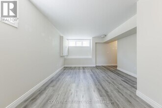 79-79 Hogarth St in Oshawa, ON - Building Photo - Building Photo