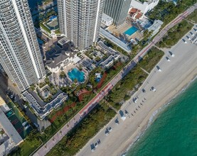 4775 Collins Ave, Unit 1006 in Miami, FL - Building Photo - Building Photo