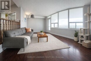 1360 York Mills Rd in Toronto, ON - Building Photo