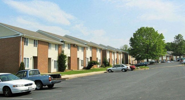 Willow View Townhouses in Staunton, VA - Foto de edificio