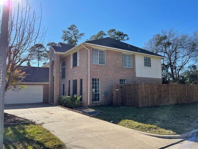 8806 Edenbridge St in Spring, TX - Building Photo - Building Photo
