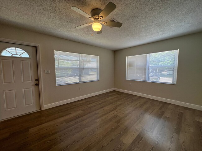 1601 N 18th St in Fort Pierce, FL - Building Photo - Building Photo