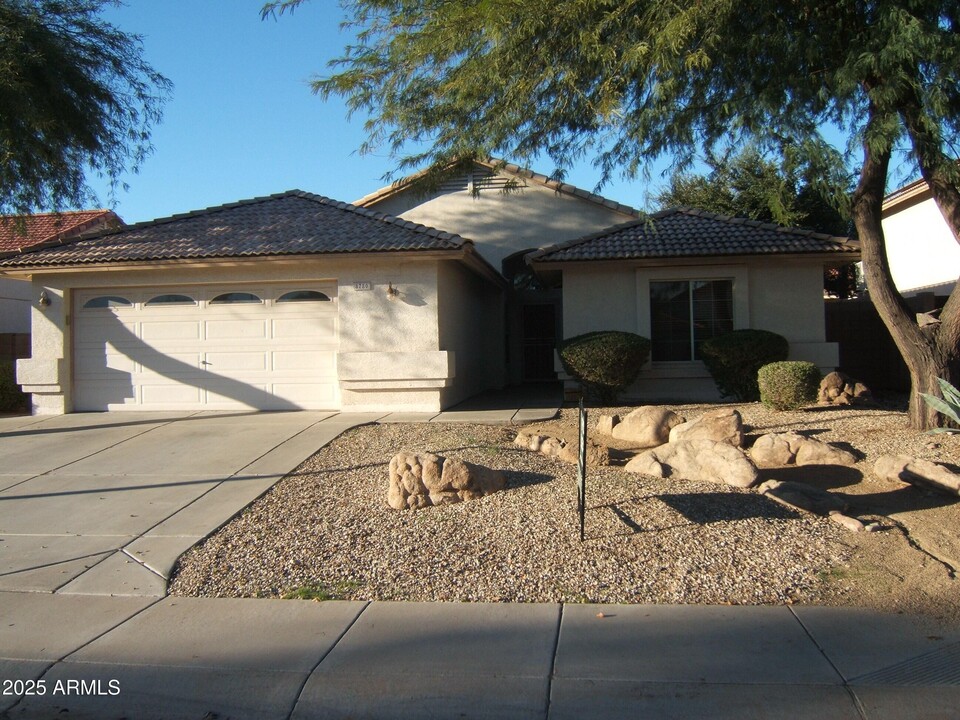 8780 W Melinda Ln in Peoria, AZ - Building Photo