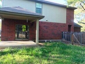 2006 Oakview Dr in Round Rock, TX - Building Photo - Building Photo