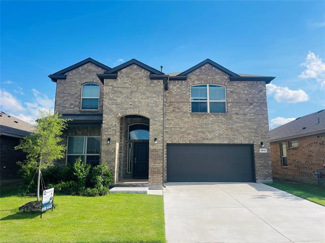1012 Croxley Wy in Justin, TX - Building Photo