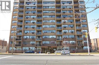 1950 Main St W in Hamilton, ON - Building Photo - Building Photo