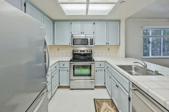12 Crystal Gate Ct in Hayward, CA - Building Photo - Building Photo