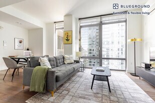 42-10 27th St in Queens, NY - Building Photo