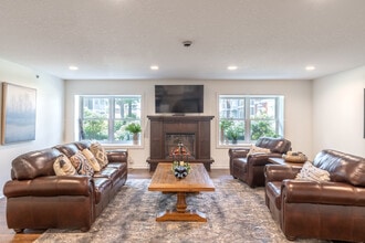 Edgerton Manor in Maplewood, MN - Foto de edificio - Interior Photo