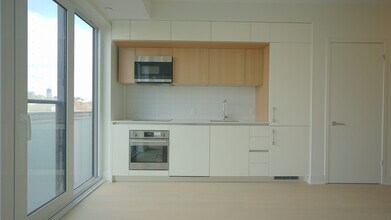 322-322 Dupont St in Toronto, ON - Building Photo - Building Photo