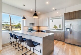 1536 Holly Ave in Dallas, TX - Building Photo - Building Photo