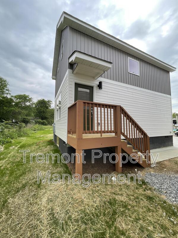 property at 1922 S Watkins St