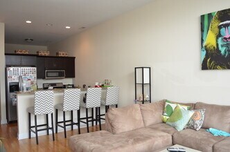 918 W Belmont Ave in Chicago, IL - Building Photo - Building Photo